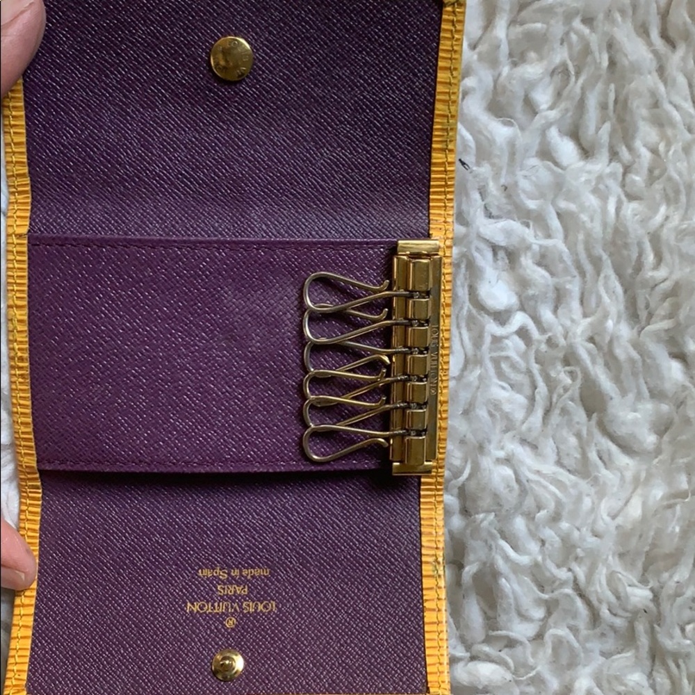 Louis Vuitton Multicles 6 Key Holder Authentic